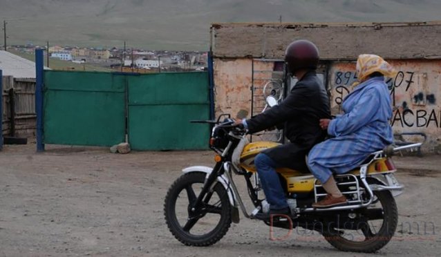 Мандалговь хотын төвийн замаар мотоцикльтой хөдөлгөөнд оролцохыг түр хязгаарлалаа