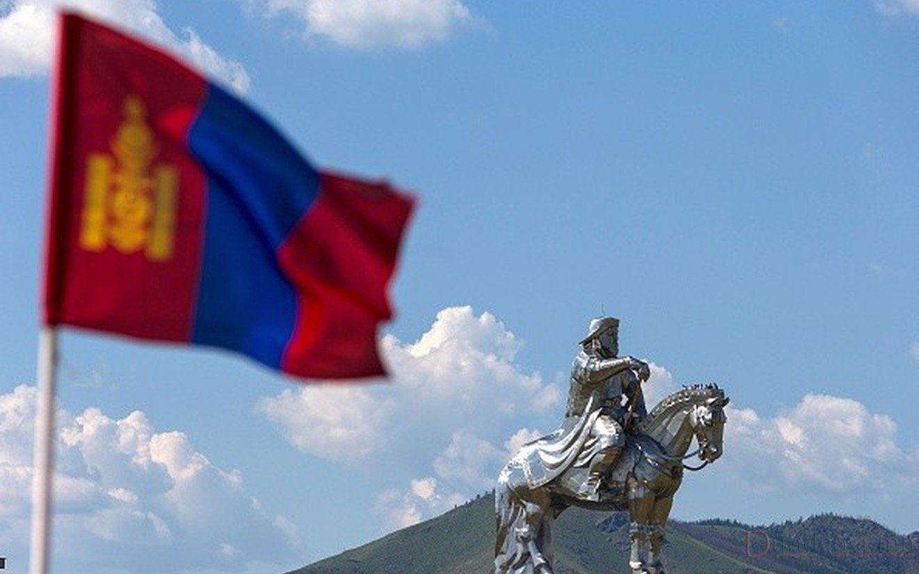 Хөрөнгө оруулагчид Монголоос үргэж байгаа гурван шалтгааныг нэрлэв