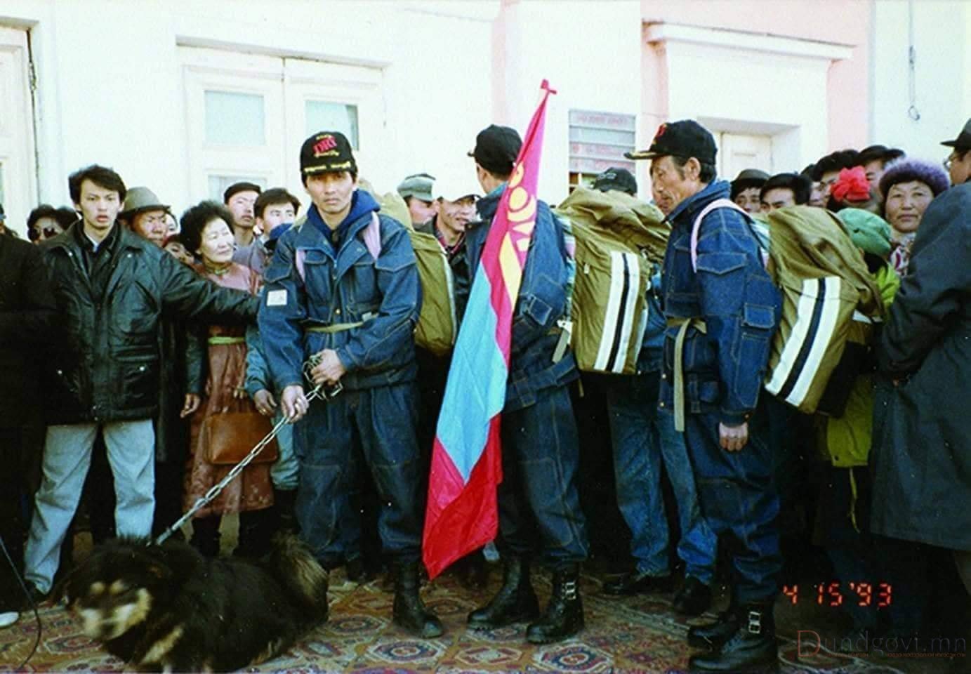 1993-онд Монголоос-Америк хүртэл аялсан Банхар нохойн түүх
